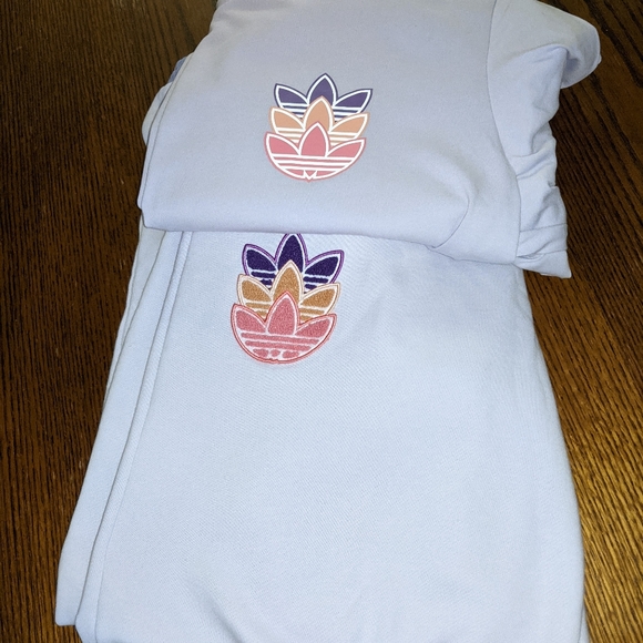 SET!! Adidas Originals Trefoil Jogger + Tee - Picture 10 of 16